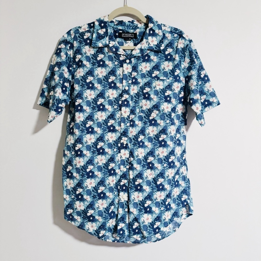 Ezekiel - Blue and White Floral Print Short Sleeve Button Down Shirt
